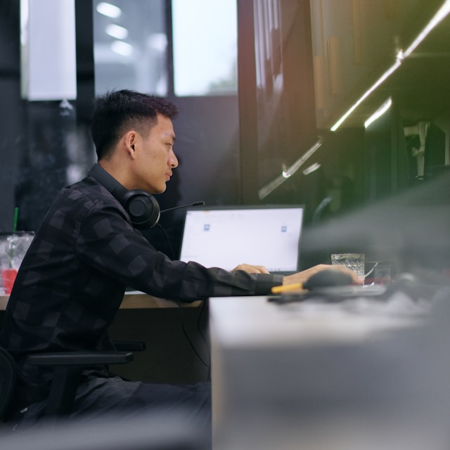 lanh bondol fzhd4ia9ycw unsplash